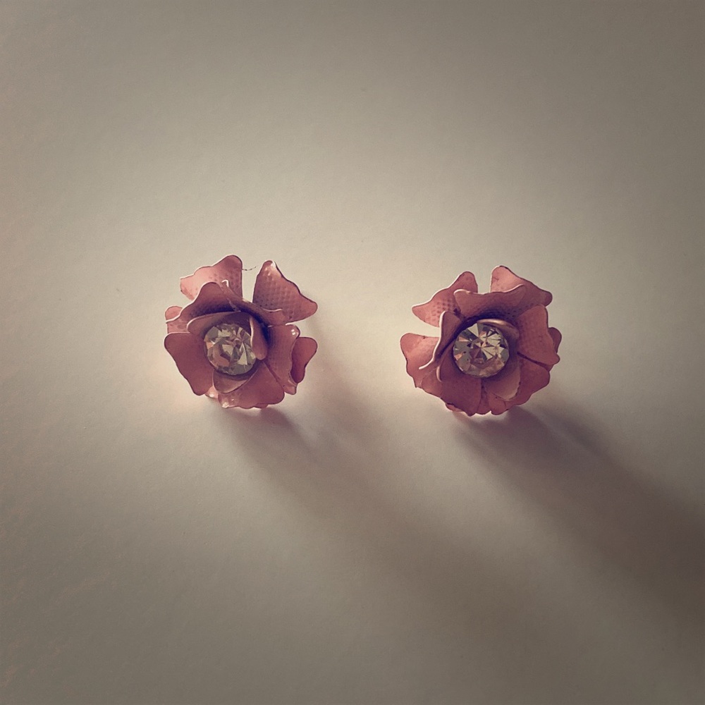 Flower Studs ❗️SOLD❗️